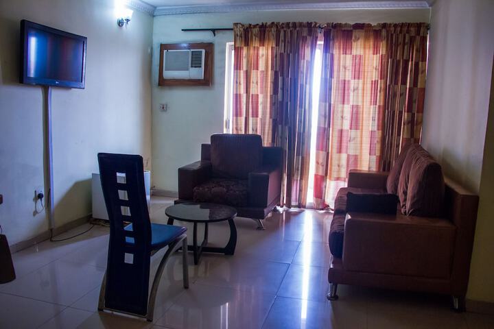 Room 8 of 25
