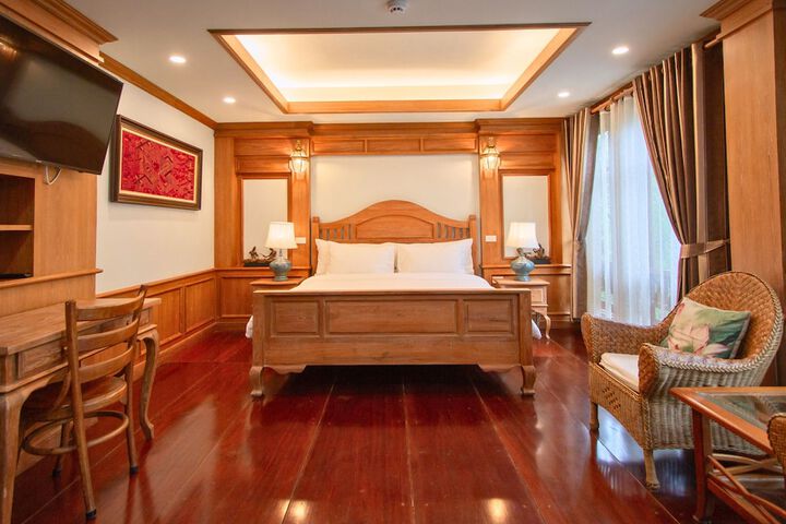 Room 6 of 30