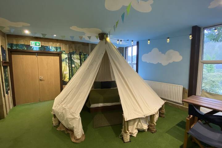 Room 14 of 83