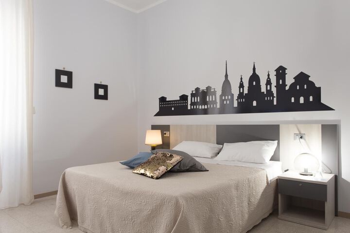 Room 33 of 34