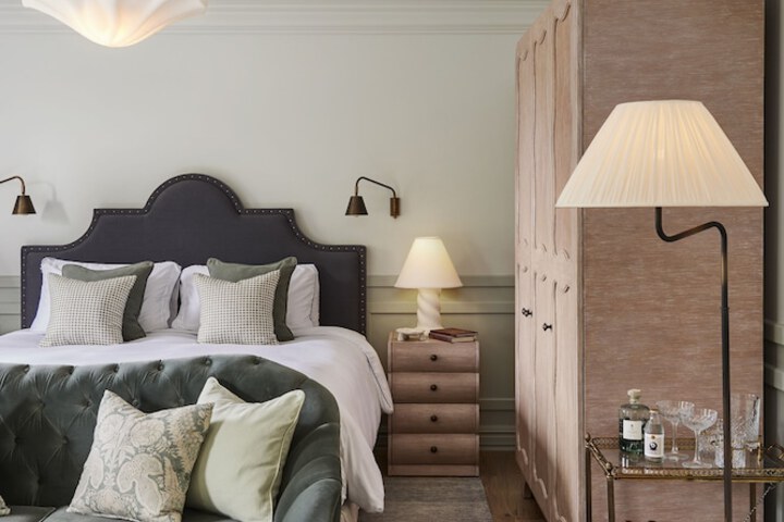 Room 17 of 53