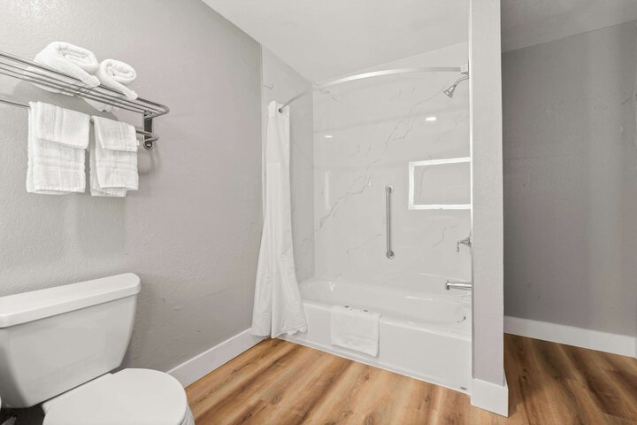 Room 15 of 24