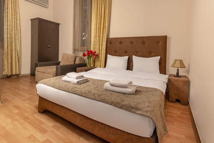 Room 6 of 21
