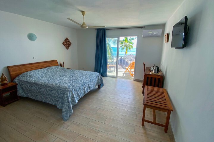 Room 6 of 76