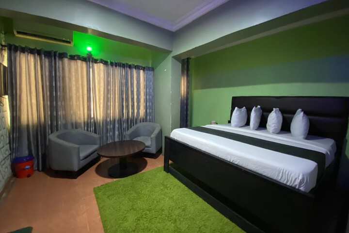 Room 5 of 14