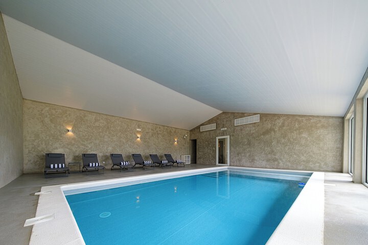 Pool 51 of 80