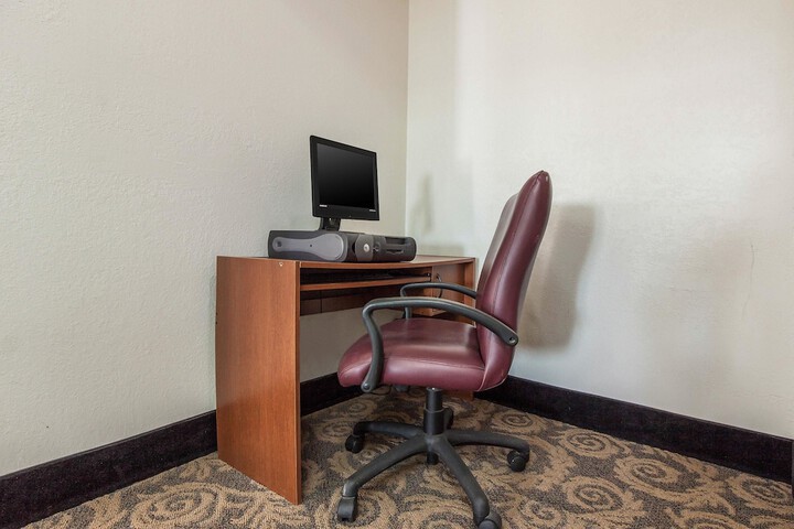 Business Center 30 of 36