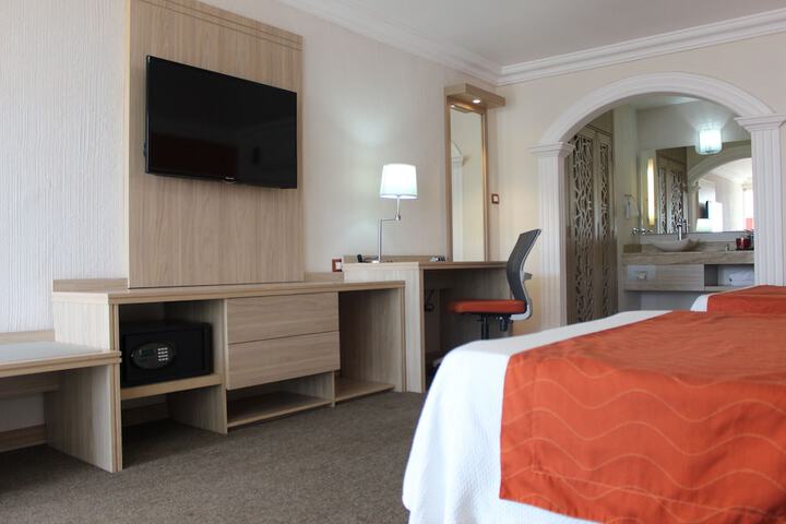 Room 16 of 42
