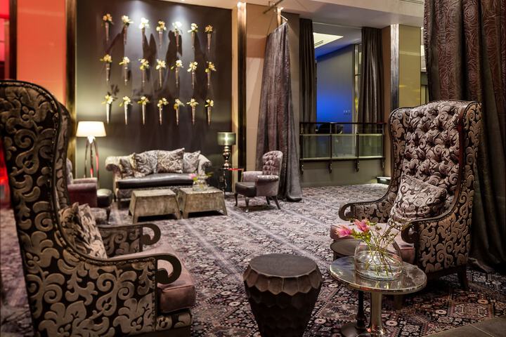 Entrance & Lobby