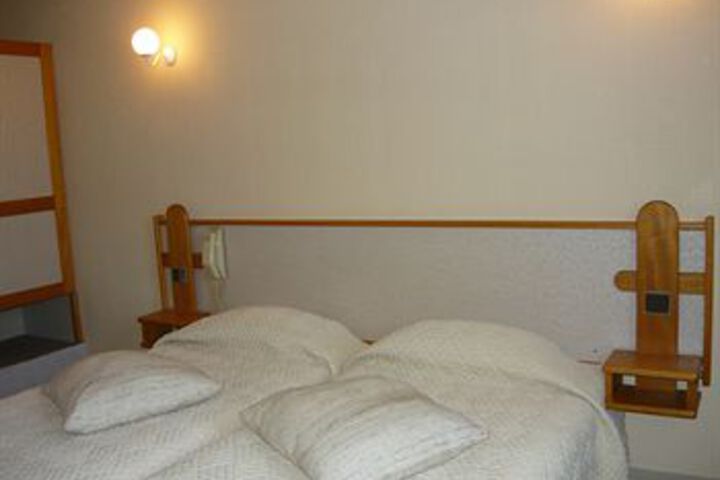Room 11 of 23