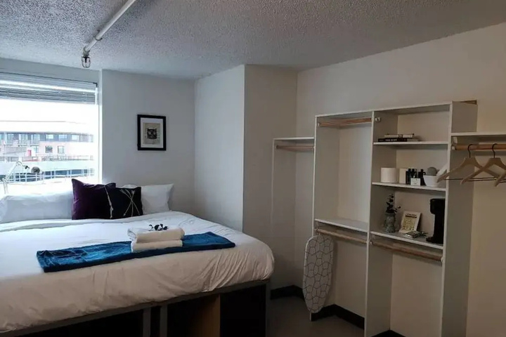Room 2 of 11