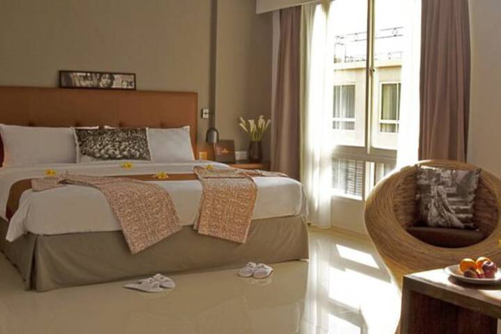 Room 5 of 74