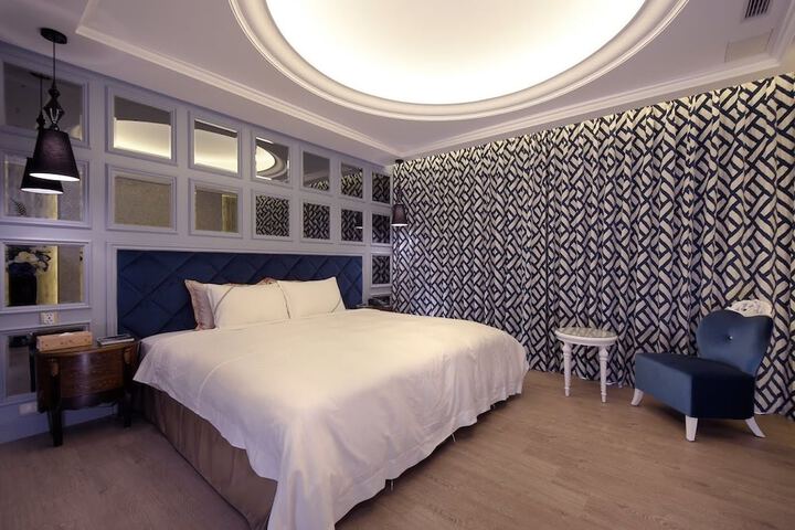 Room 18 of 113