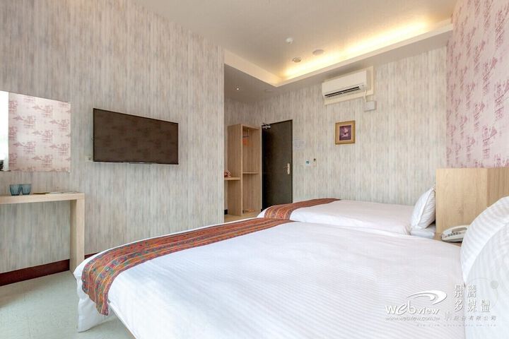 Room 8 of 47