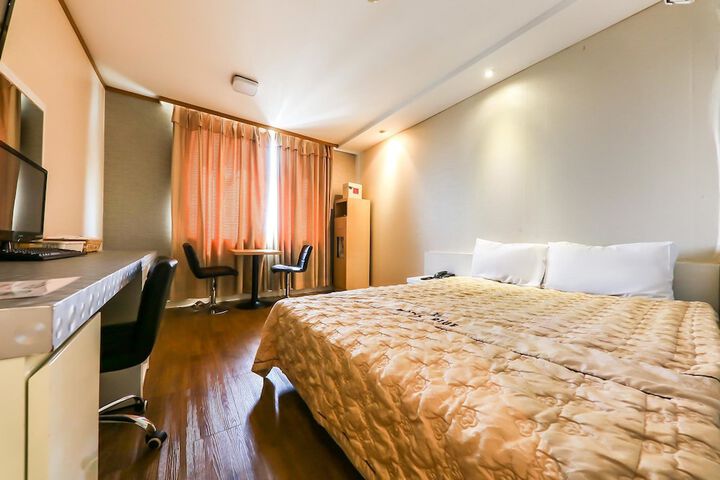 Room 7 of 47
