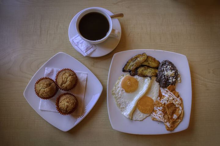 Breakfast/Coffee Service 32 of 48