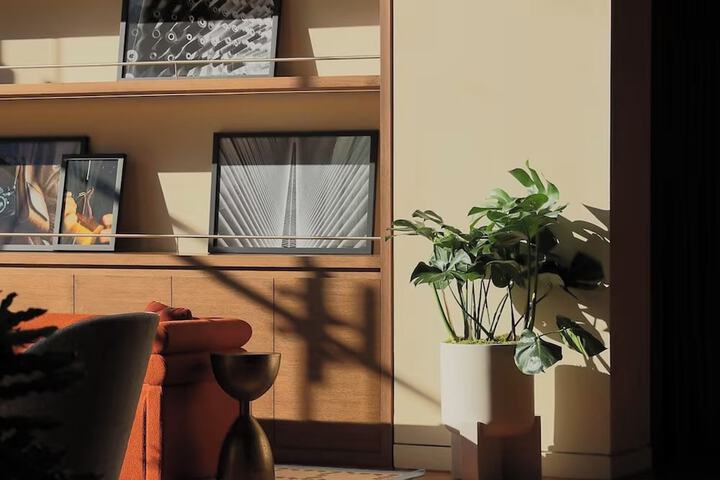 Guest Lobby