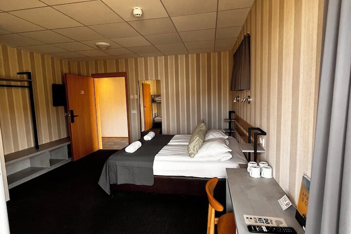 Room 13 of 79