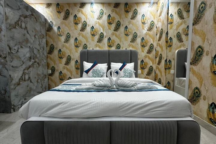 Room 4 of 52