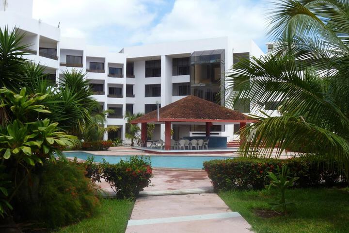 Hotel Pool