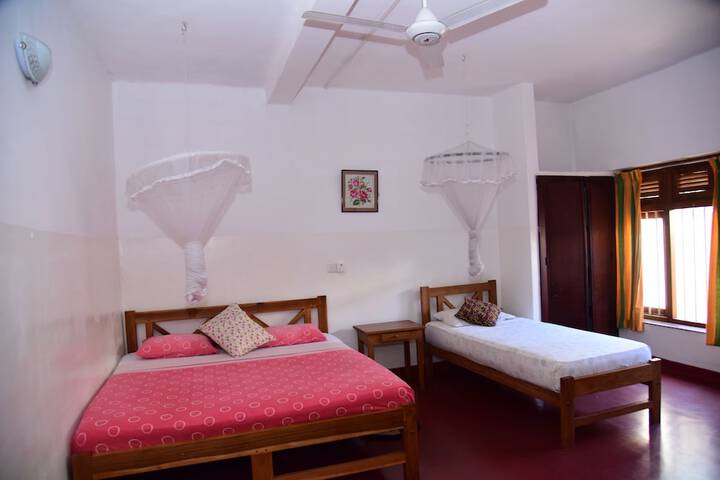 Room 4 of 51