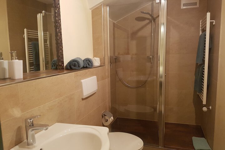 Room 15 of 29