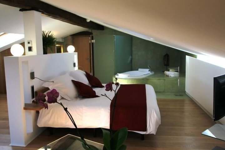 Room 26 of 75
