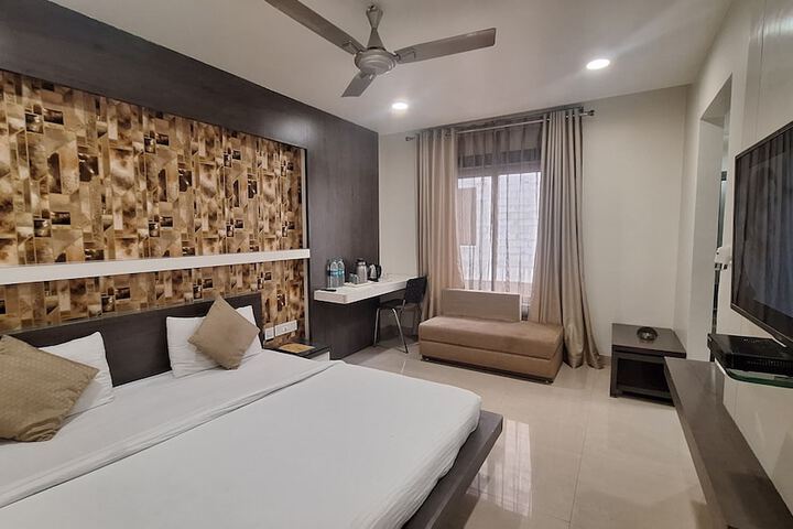 Room 26 of 32