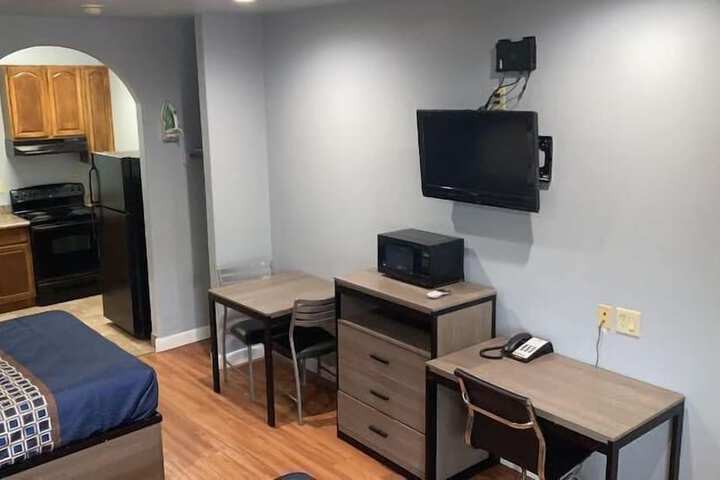 Room 21 of 32