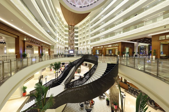 Entrance & Lobby