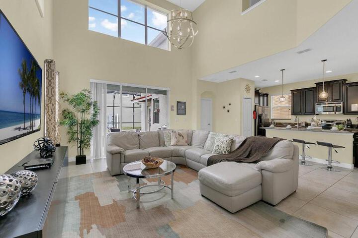 5 Bedrooms 5 Bathrooms Paradise Palms 2948 BP