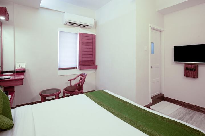 Room 9 of 48