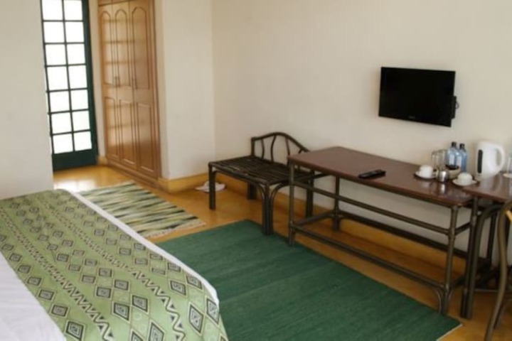 Room 4 of 34