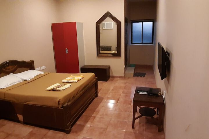 Room 16 of 157