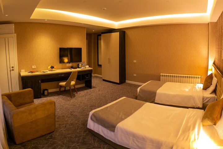 Room 11 of 52