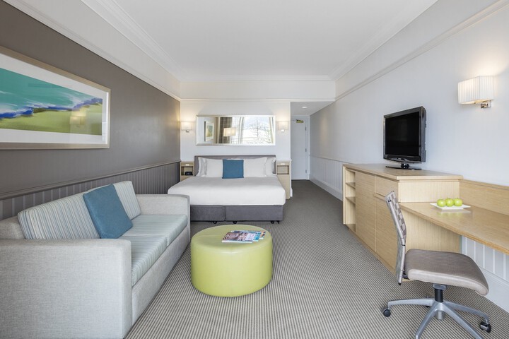 Room 12 of 138
