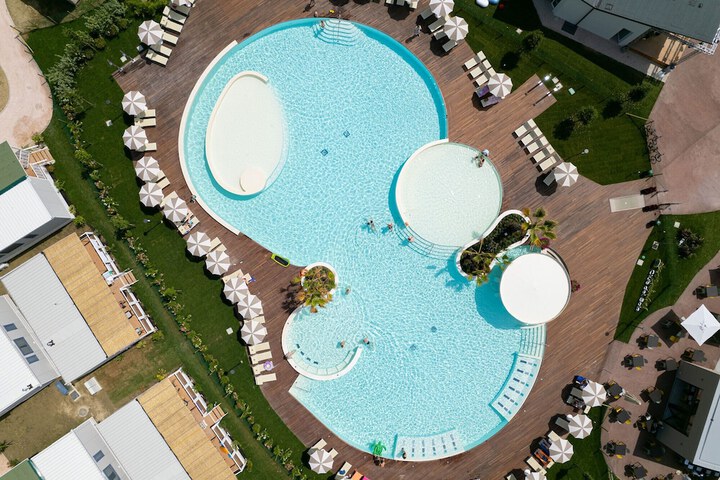 Pool 91 of 122