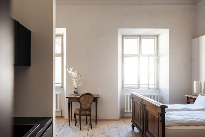 Room 4 of 46