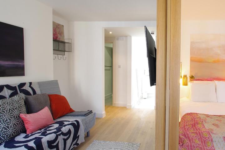 Room 9 of 24