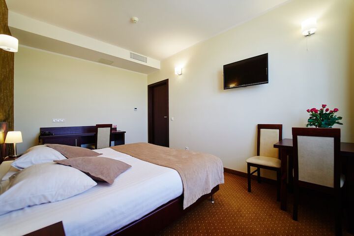 Room 6 of 43