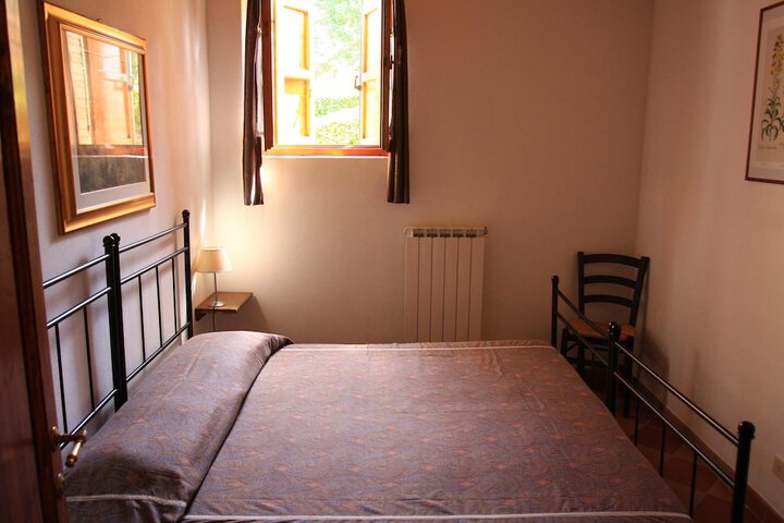 Room 17 of 35