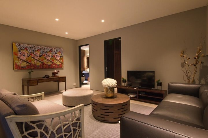 Room 33 of 77