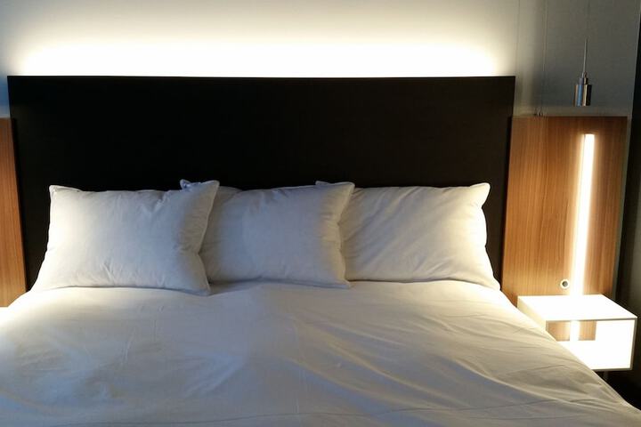 Superior King Bed (11 of 15)
