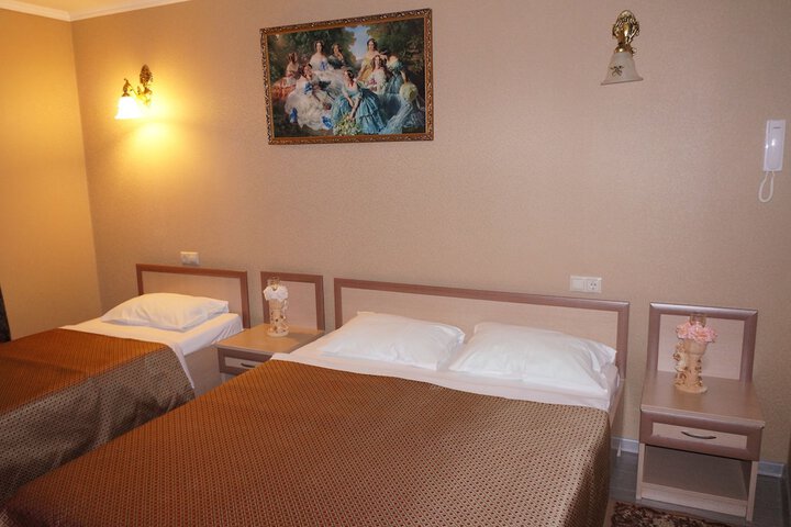 Room 5 of 42