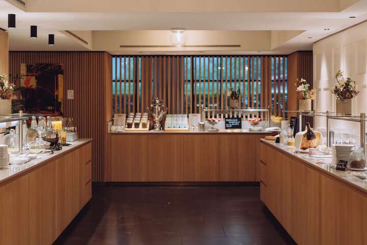 Dining 90 of 107