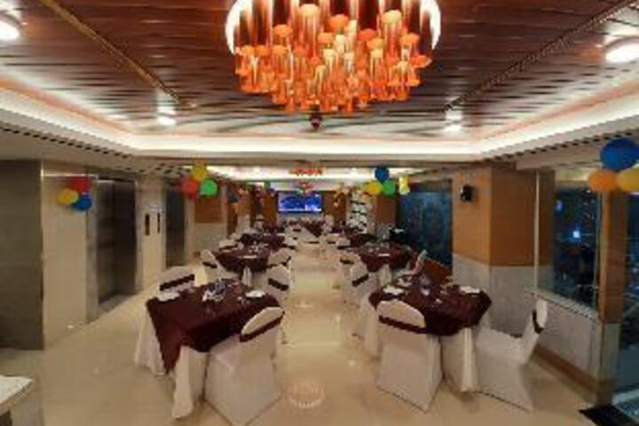 Ballroom/Hall 3 of 14