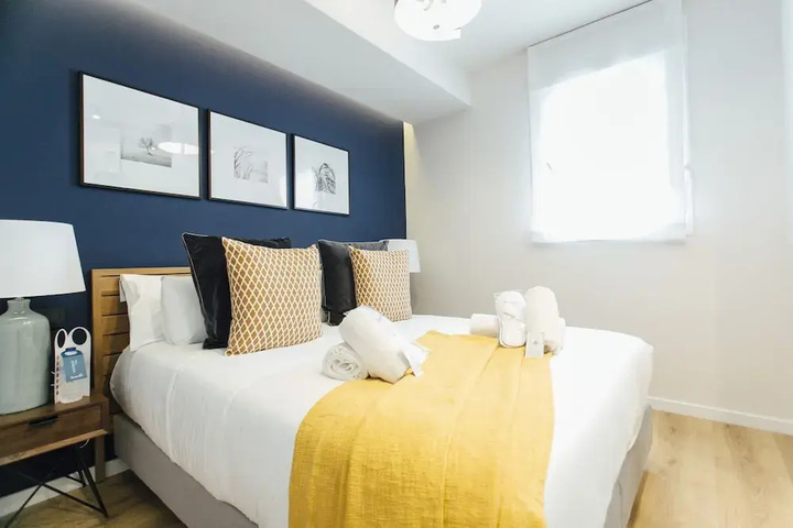 Room 4 of 12