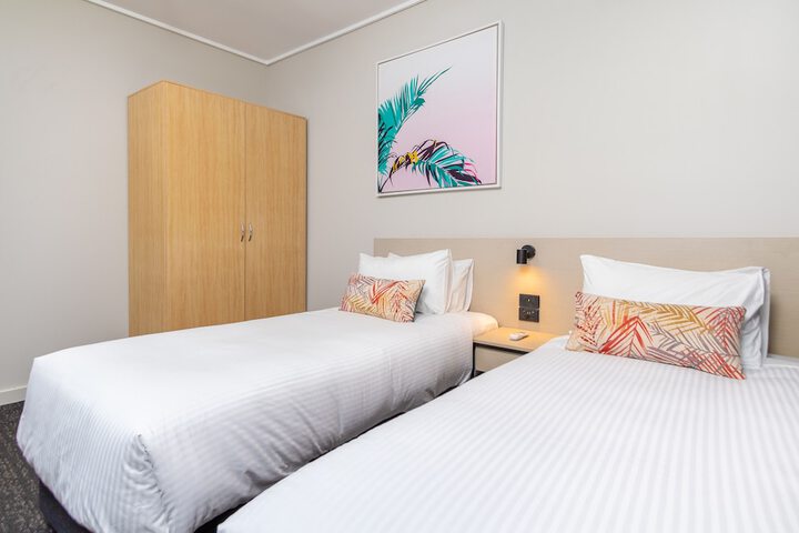 Room 9 of 48