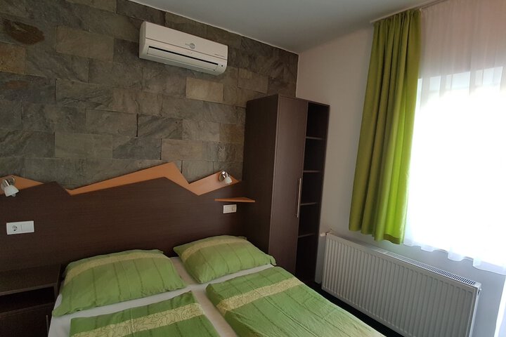 Room 3 of 29