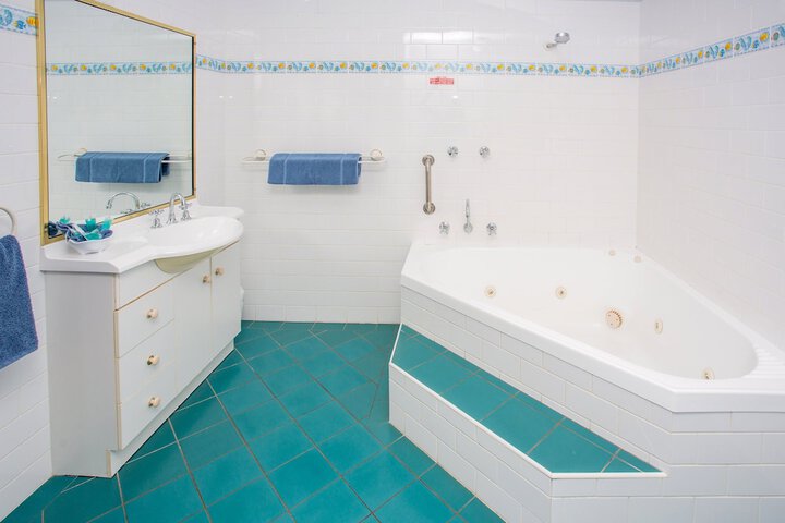 Room 65 of 84